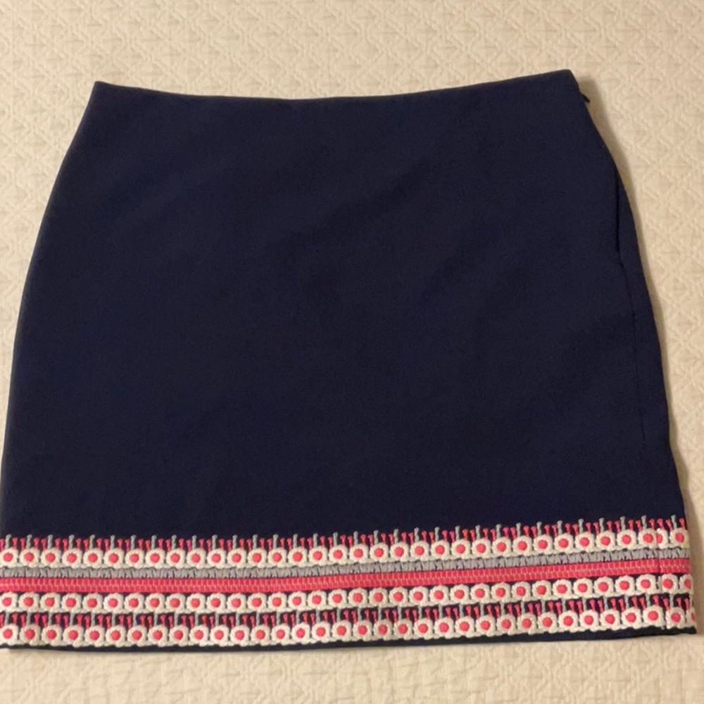 Vineyard Vines Navy Blue, Pink Embroidered Hem Mini Skirt size 4 Fully Lined